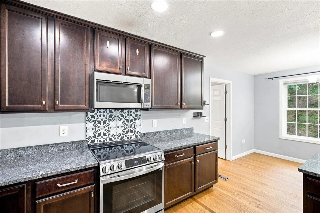Photo of 5 Ames