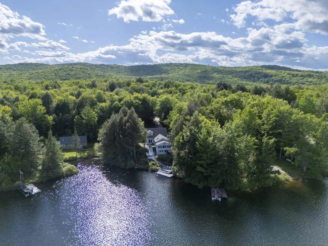 Photo of 2221 Valley