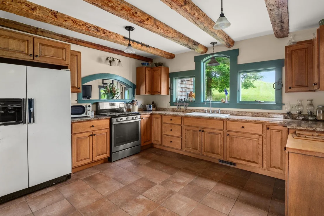 Photo of 1076 Brown Hill