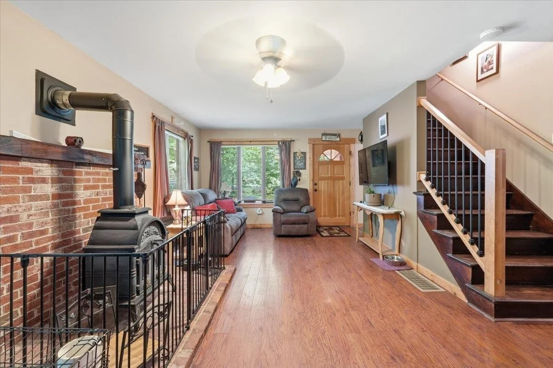 Photo of 17 Forest Ridge