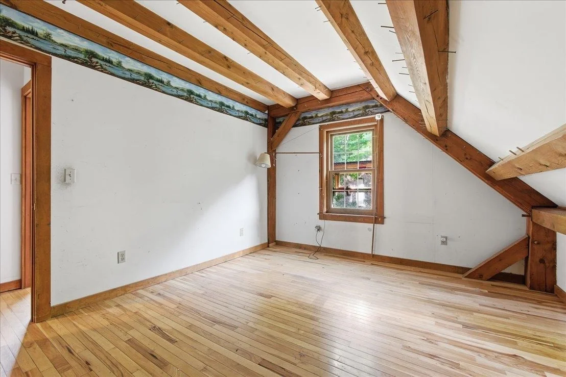 Photo of 1378 Hallstrom