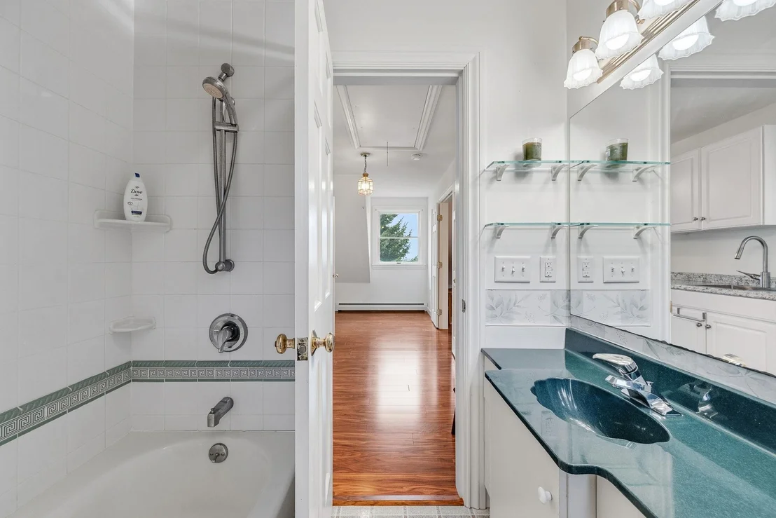 Photo of 302 Ledge Hill