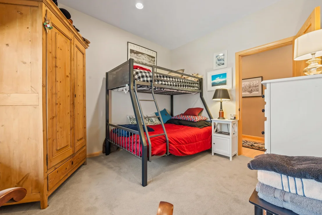 Photo of 131 Glen Ledge