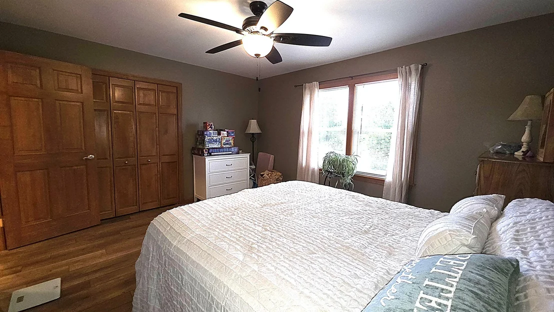 Photo of 11 Charron