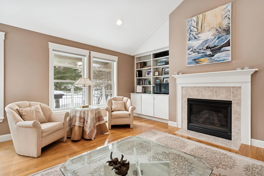 Photo of Unit 3B at 580 Murphys