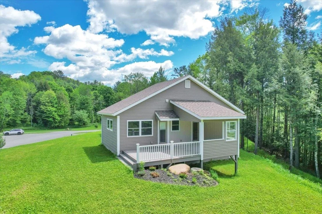 Photo of 49 Hemlock