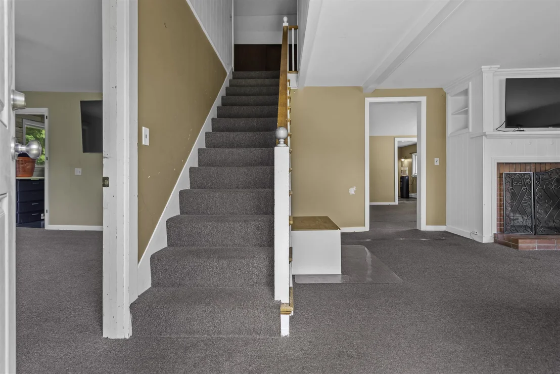 Photo of 385 Burnham Intervale