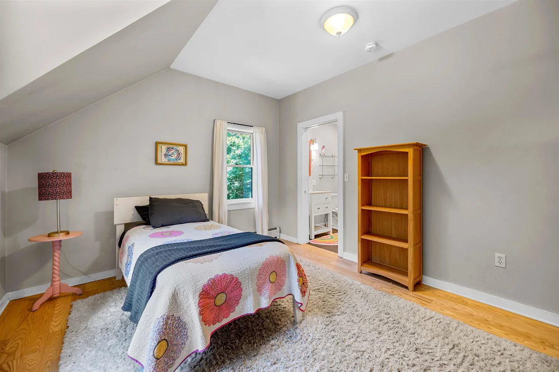 Photo of 111 Pine Tree