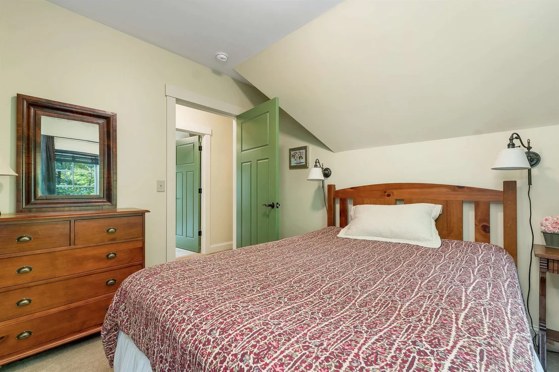 Photo of 42 Cascade Ridge