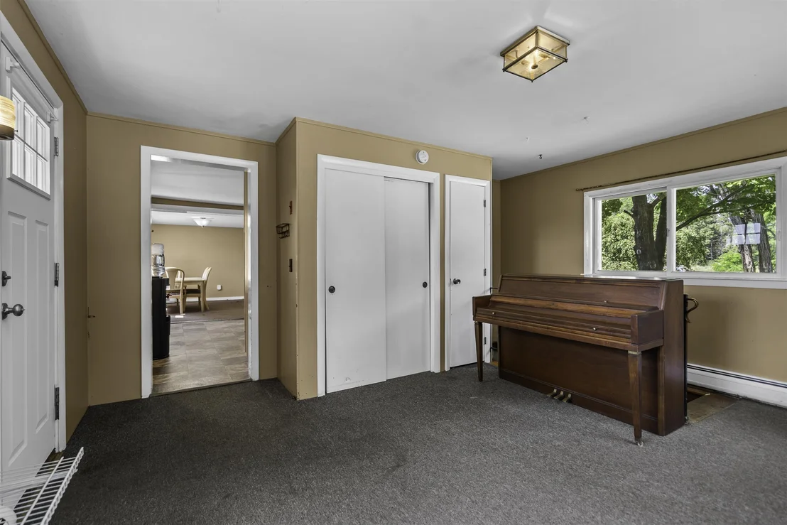 Photo of 385 Burnham Intervale