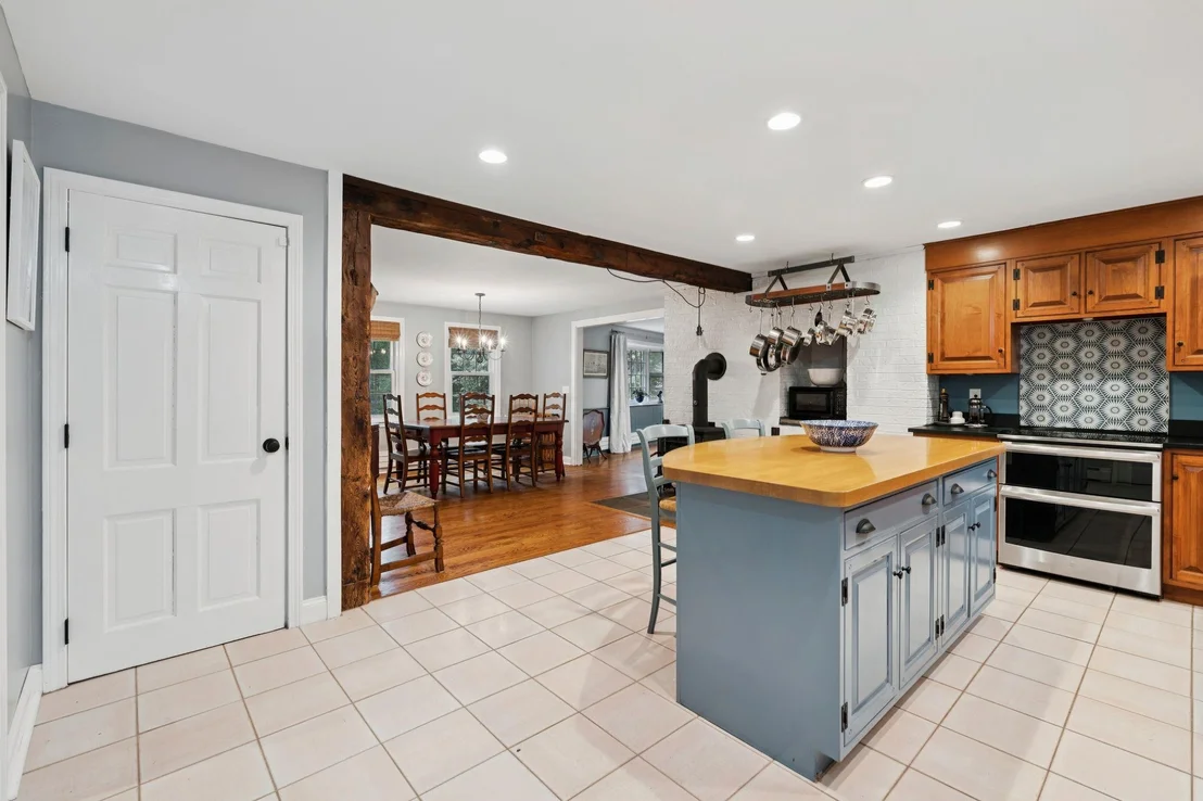 Photo of 12 Hemlock