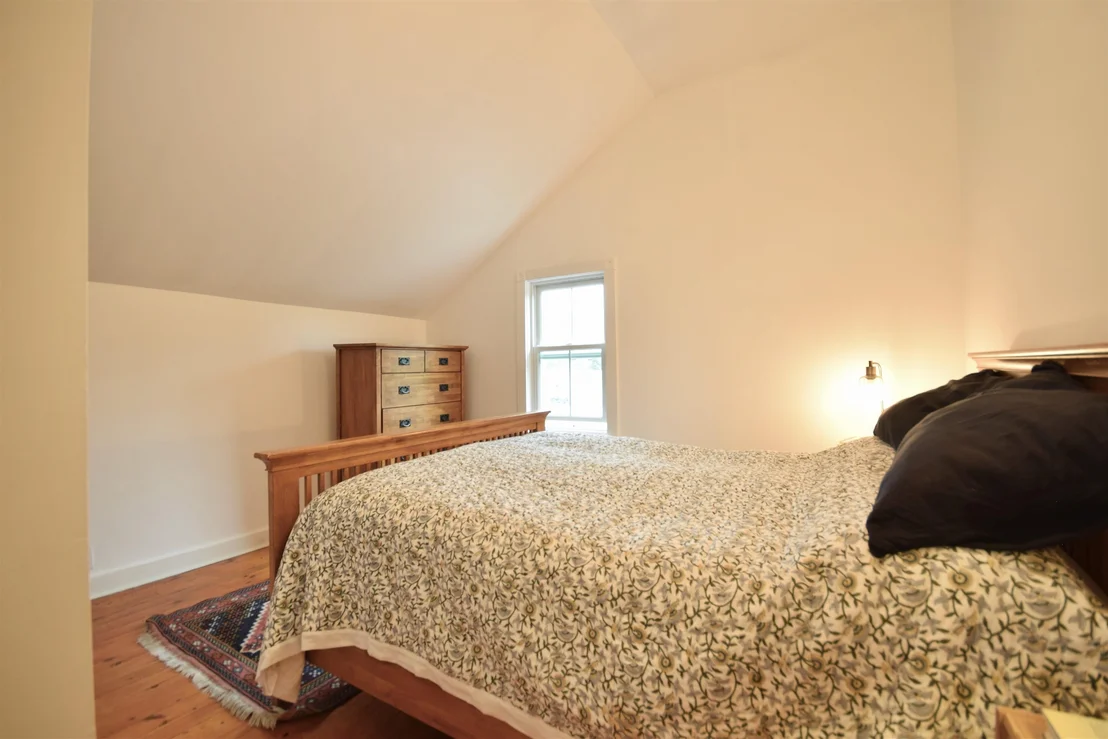 Photo of 2835 Mountain View