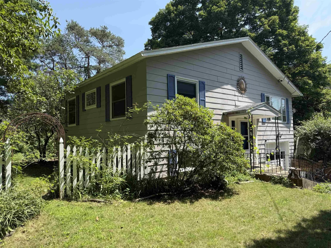 Photo of 304 Stonybrook