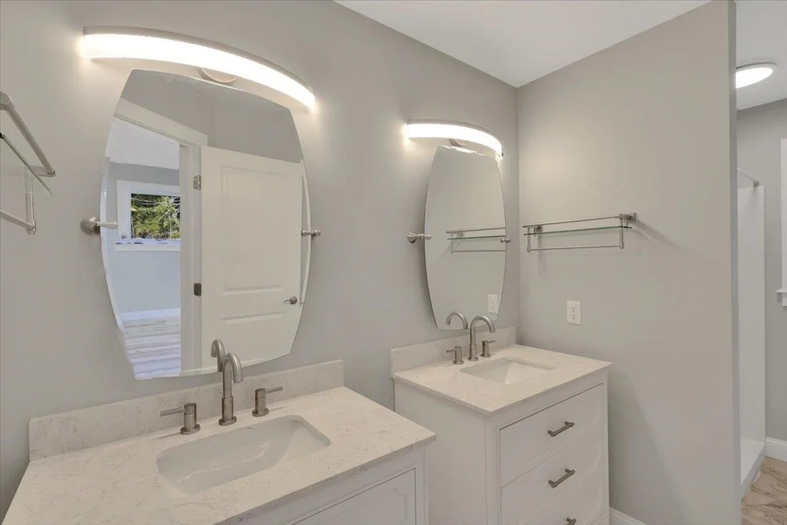 Photo of 49 Hemlock