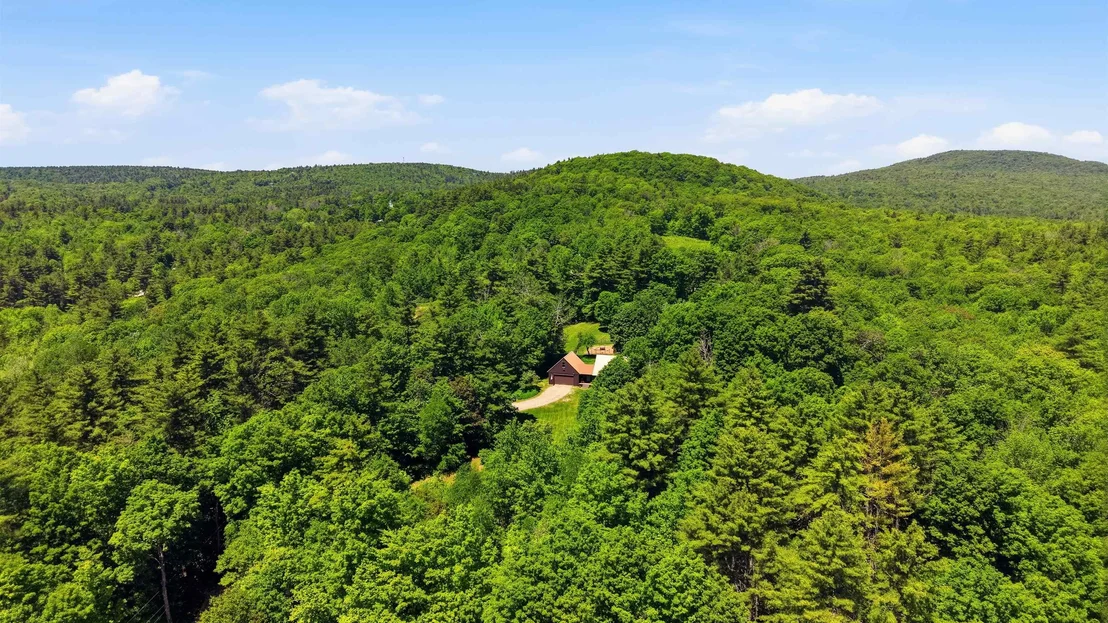 Photo of 291 Halfmoon Pond