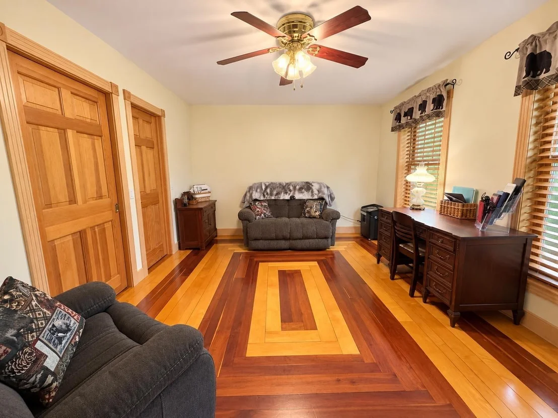Photo of 249 Pine Hollow