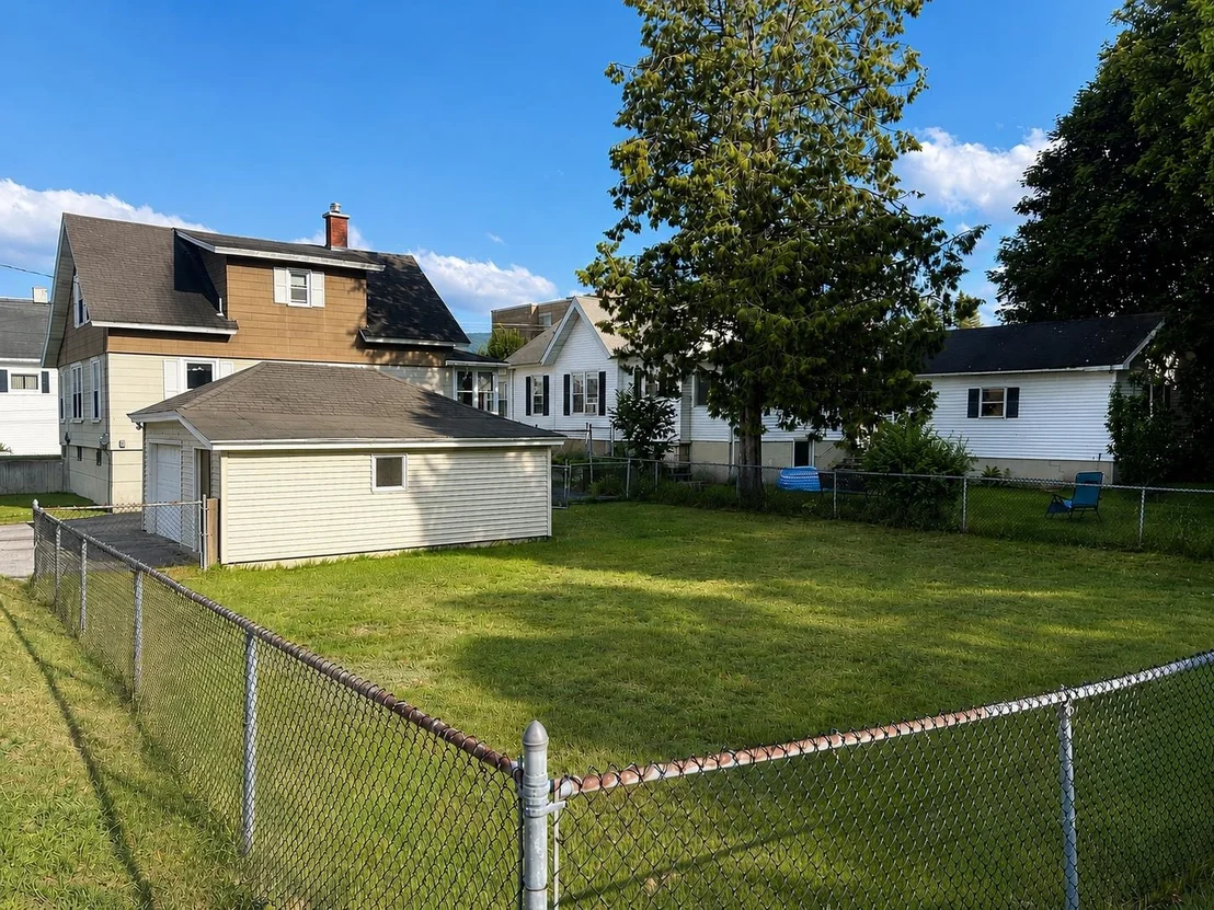 Photo of 679 Third