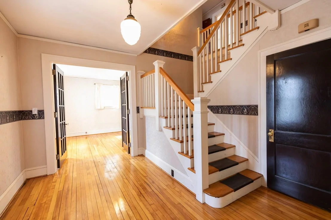 Photo of 9 Tuttle