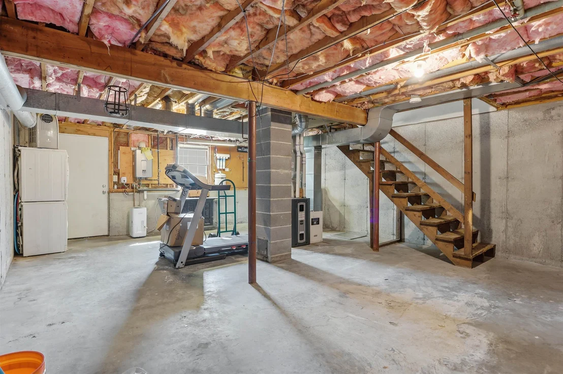 Photo of Unit L at 17 Juniper