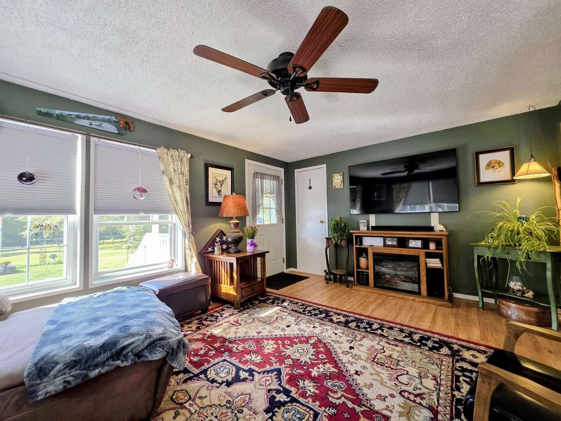 Photo of 255 Gray