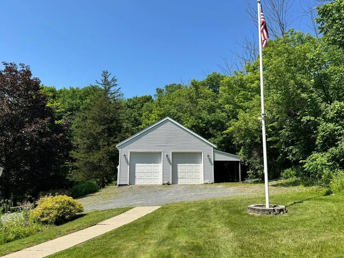 Photo of 240 Jericho