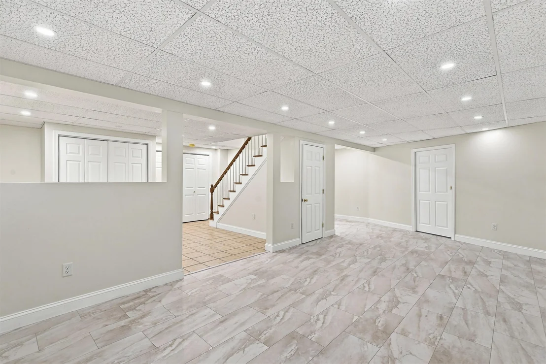Photo of 9 Alexandra