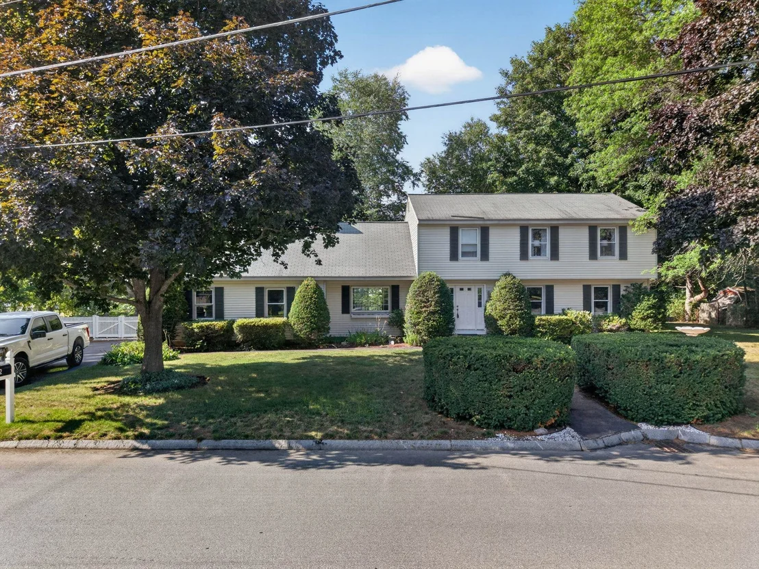 Photo of 2 Queensway