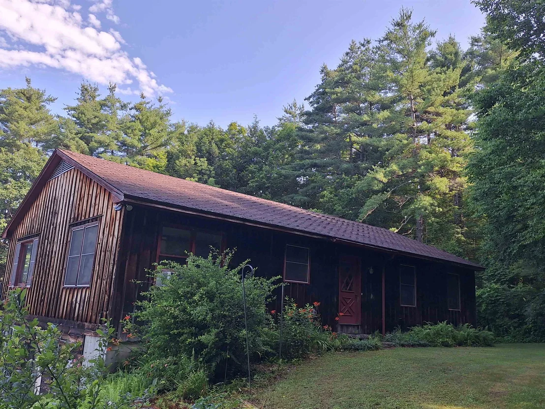 Photo of 521 County