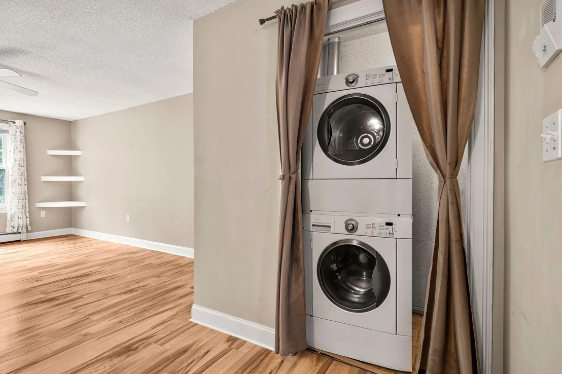 Photo of Unit J7 at 50 Brookside