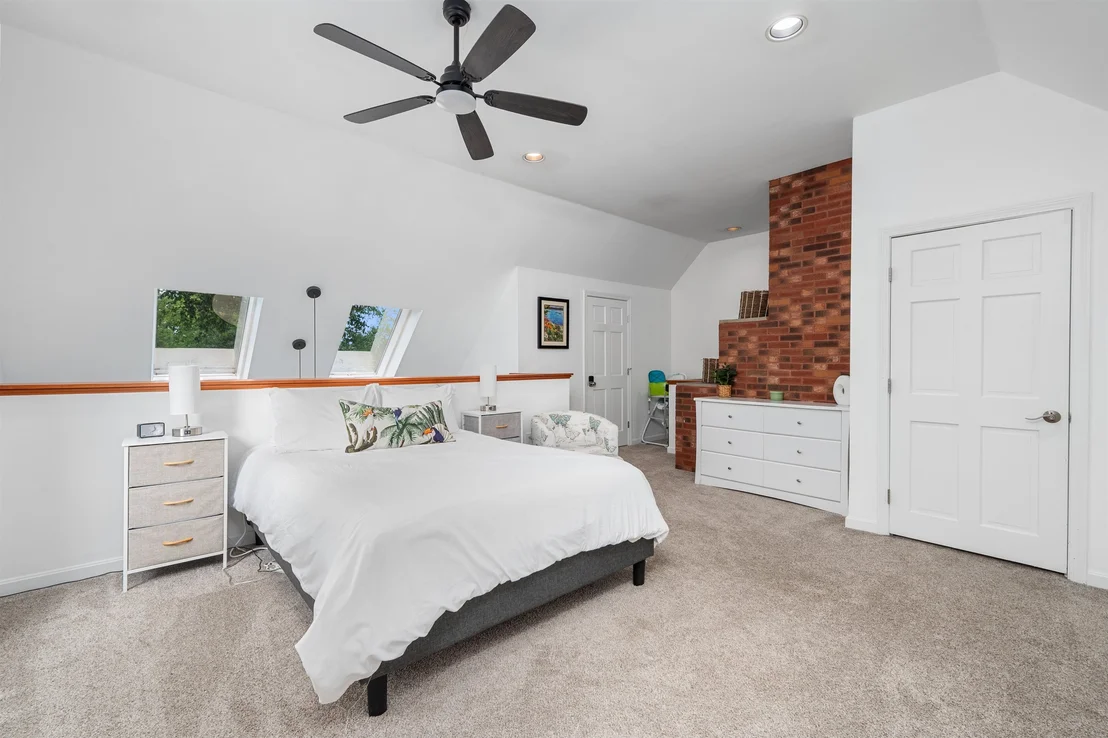 Photo of 10 Lakeview