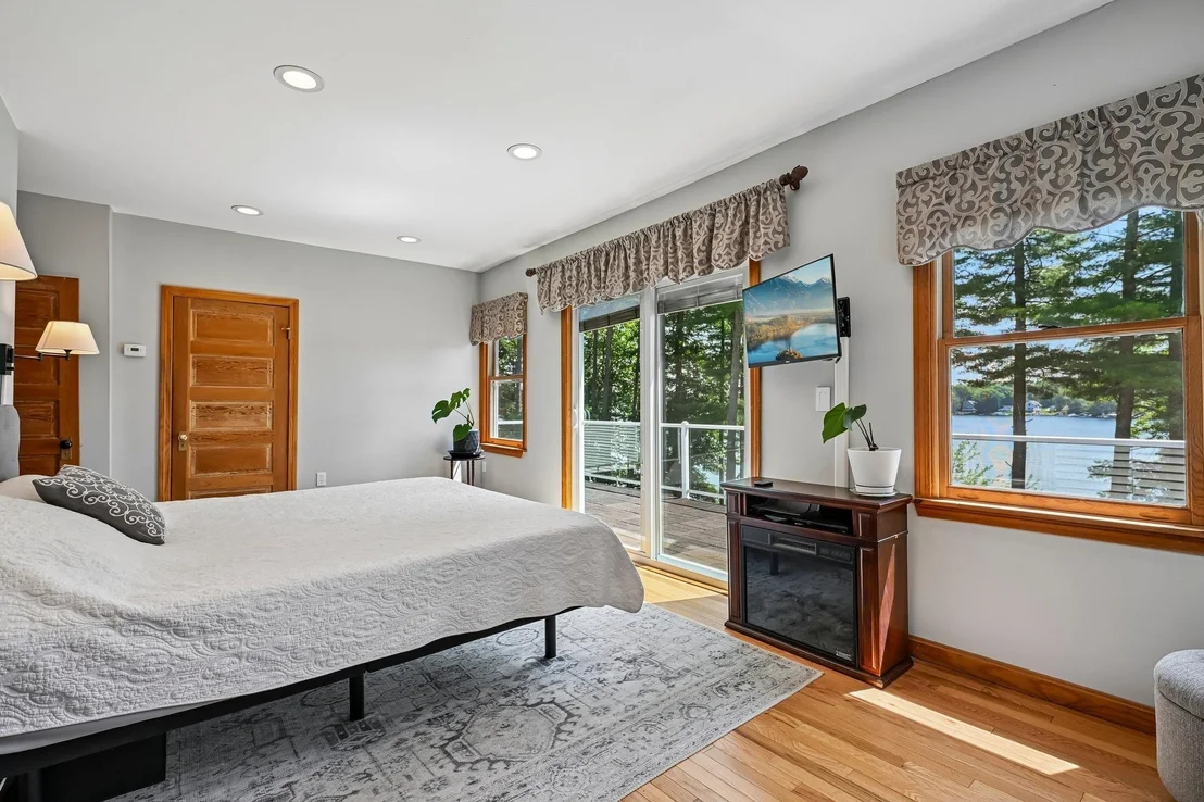 Photo of 76 Holts Point