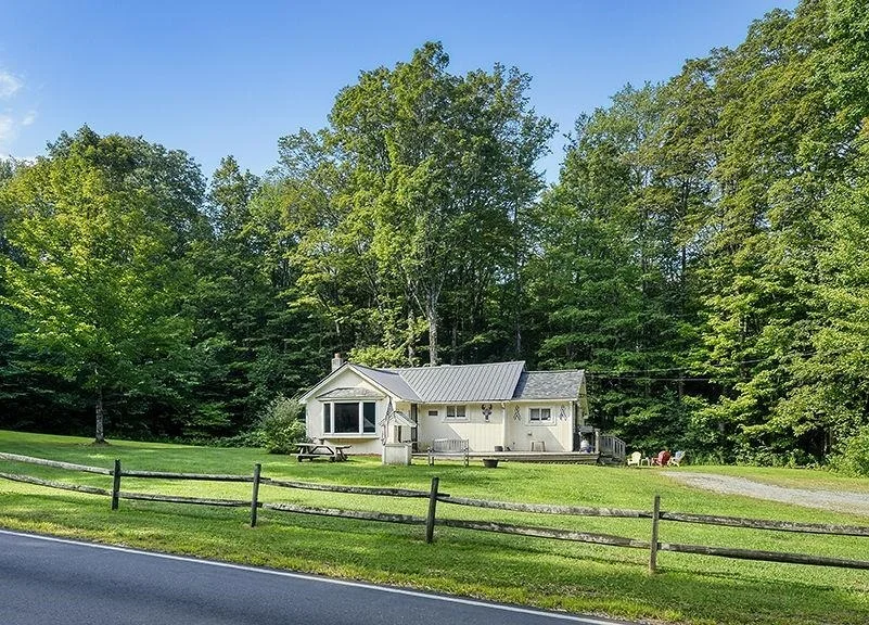 Photo of 552 Valley