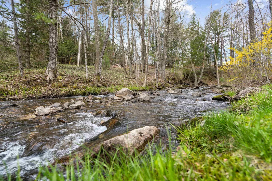 Photo of 366 Knapp Pond