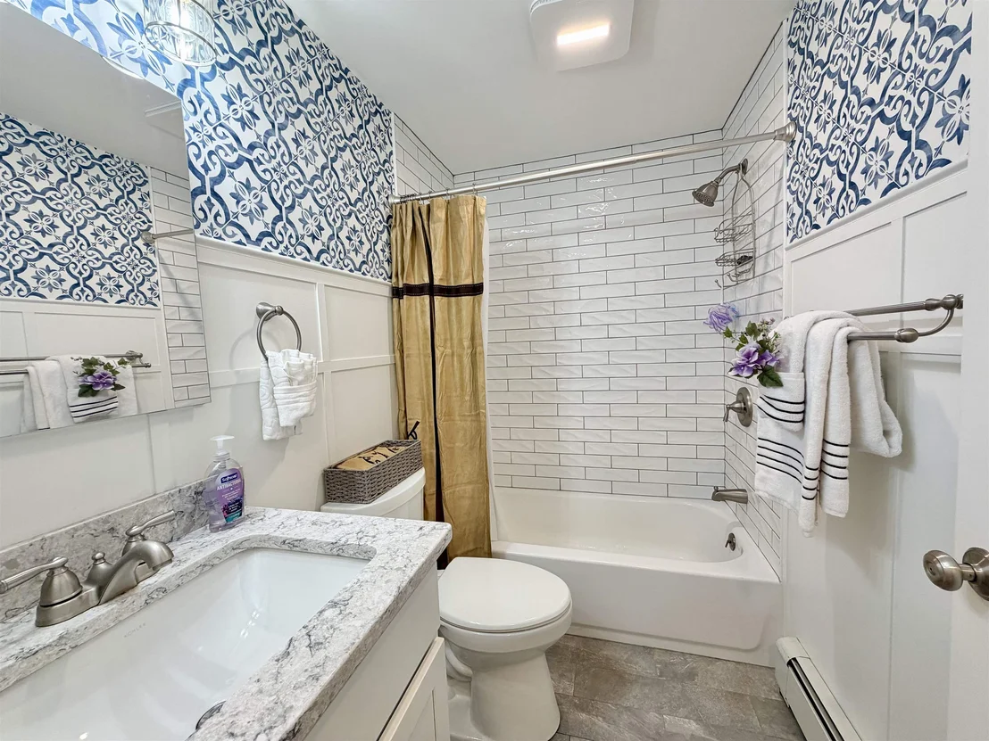 Photo of 23 Guyette