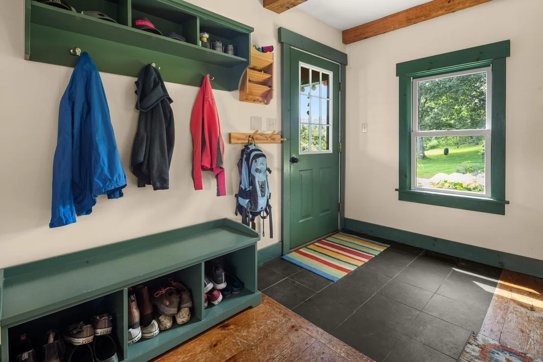 Photo of 1076 Brown Hill