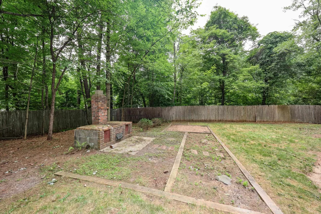 Photo of 112 Gilson