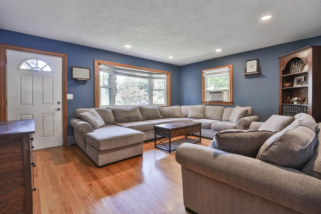 Photo of 61 Knollcrest