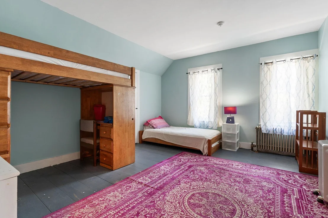 Photo of 276 Central