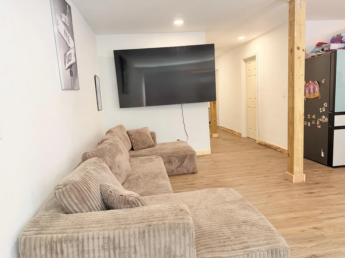 Photo of 39 Hemlock
