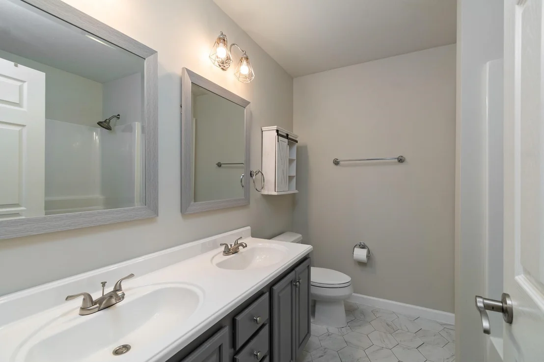 Photo of 900 Ledgewood