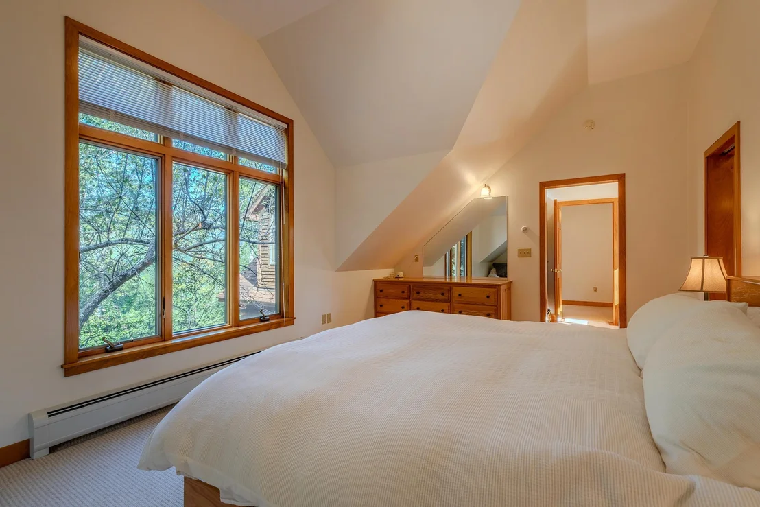 Photo of 80 Bear Ridge