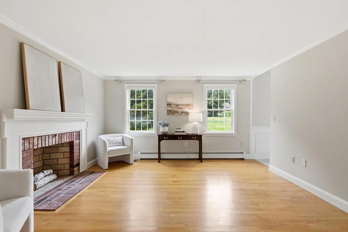 Photo of 8 Bear Hill