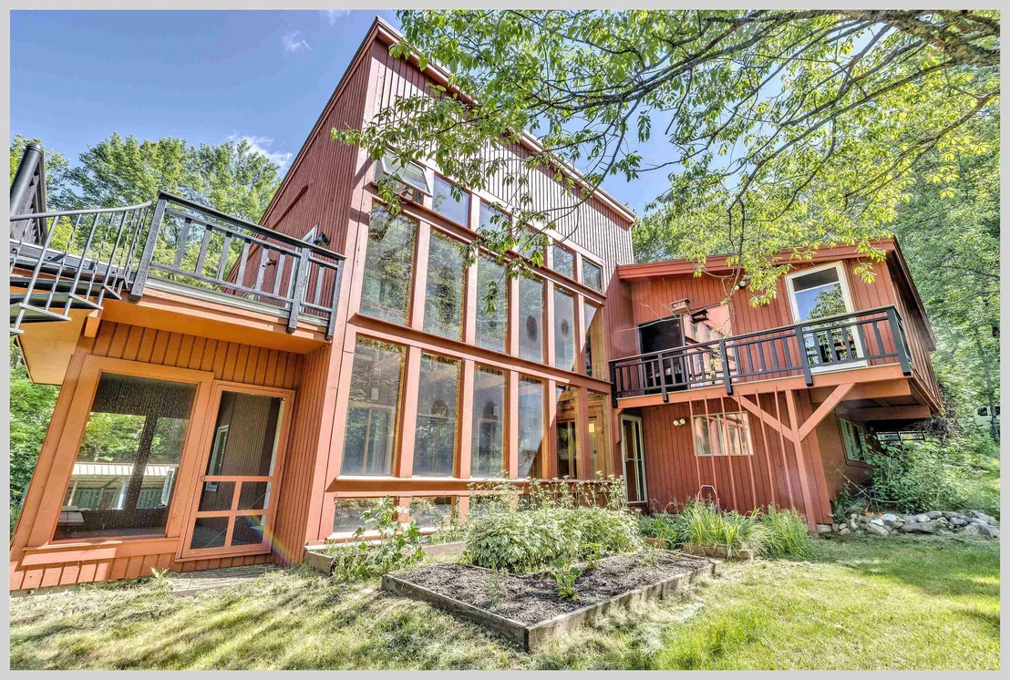 Photo of 206 River