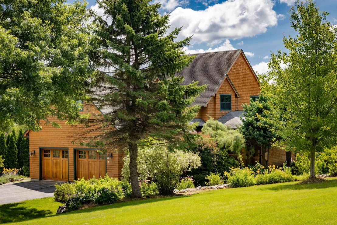 Photo of 947 Oak Hill