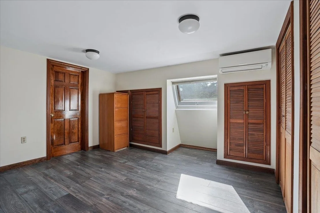 Photo of 326 Lockes Hill