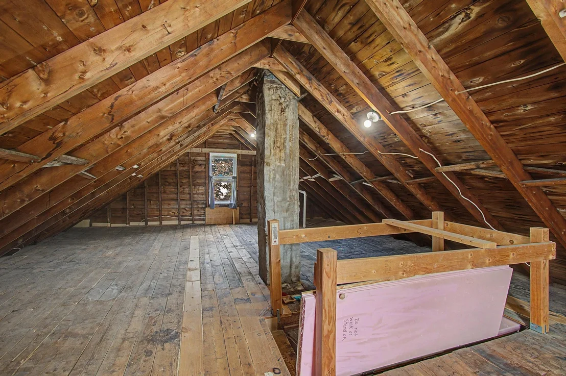 Photo of 64 Pine