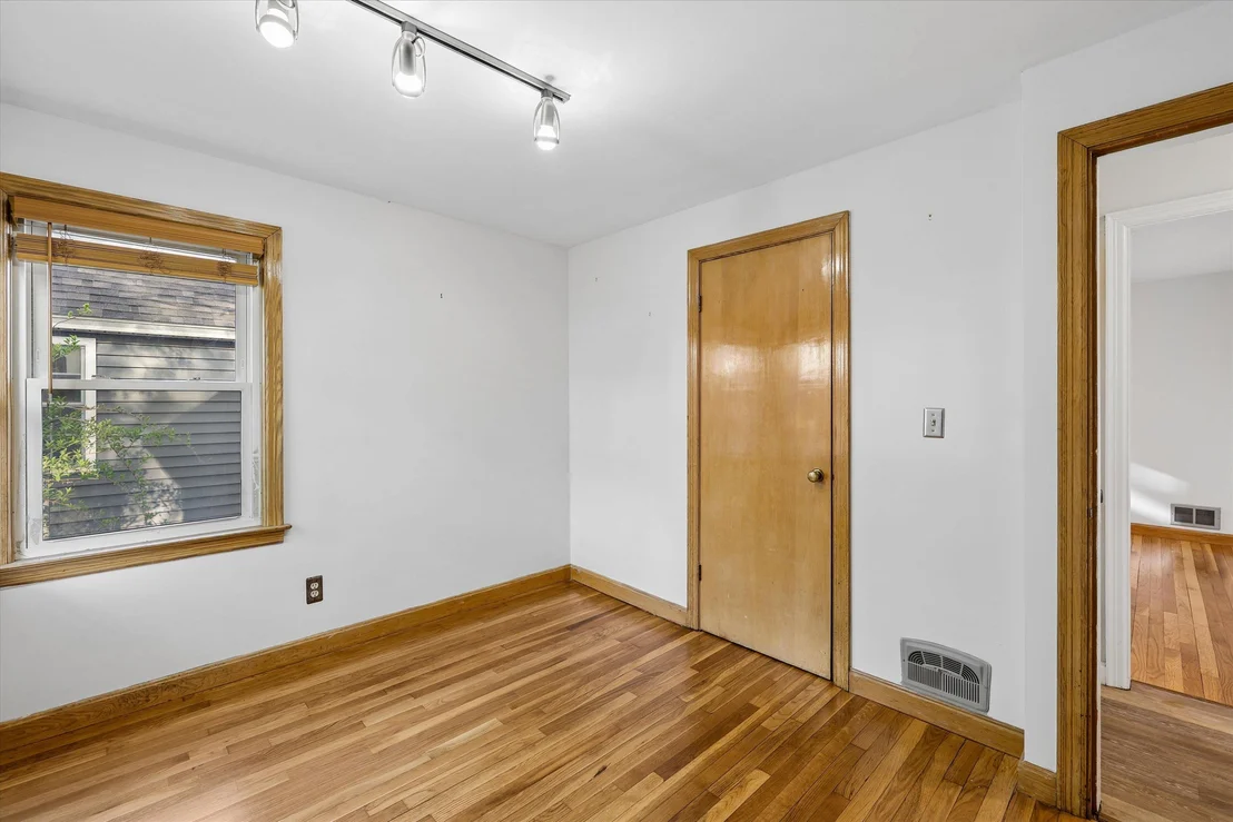 Photo of 232 Seames