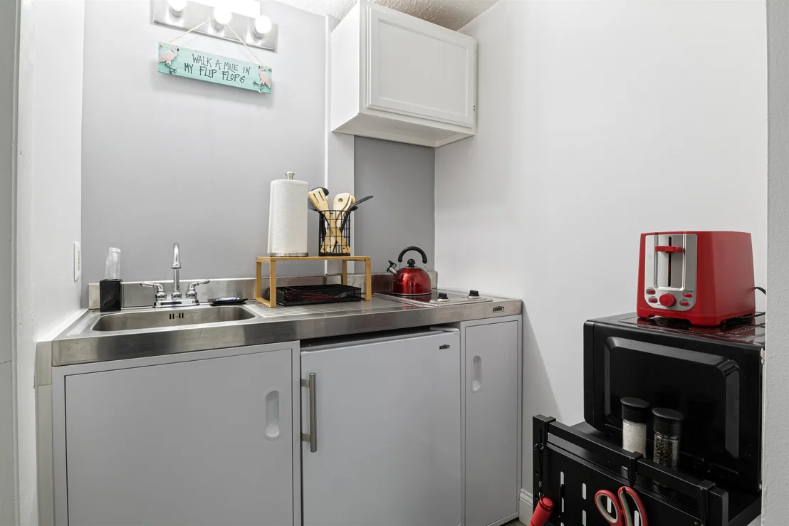 Photo of Unit 11 at 933 Ocean