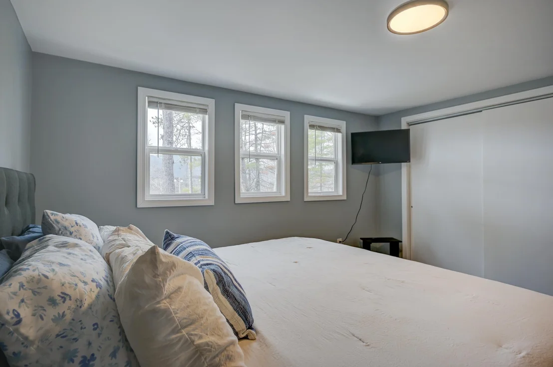 Photo of 8 Champney