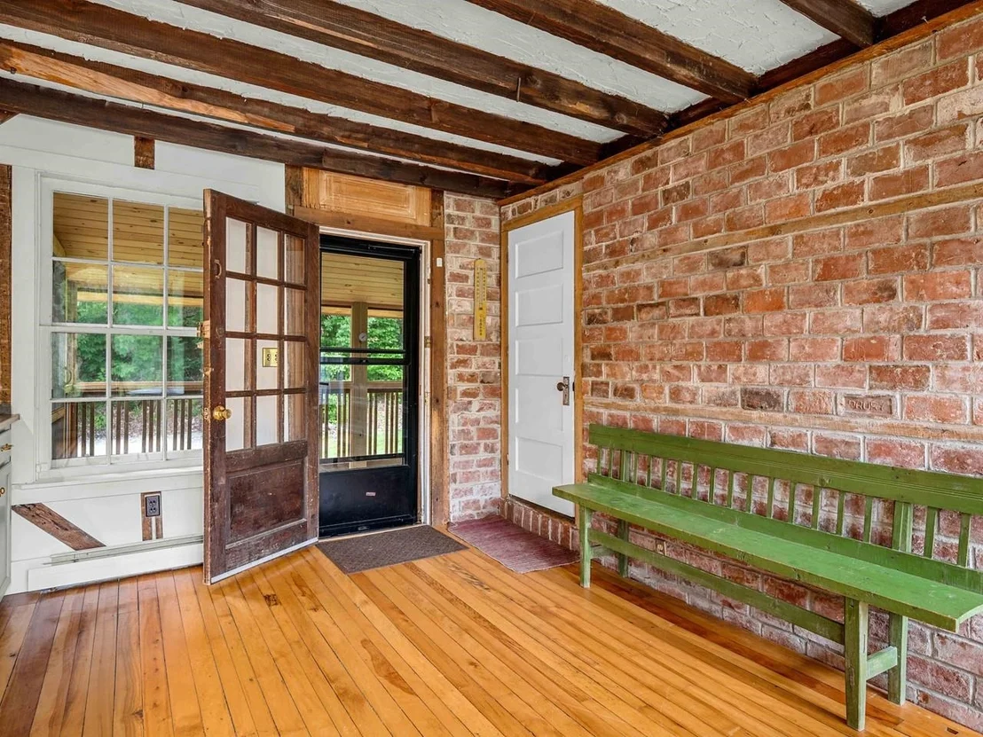 Photo of 3171 Brook